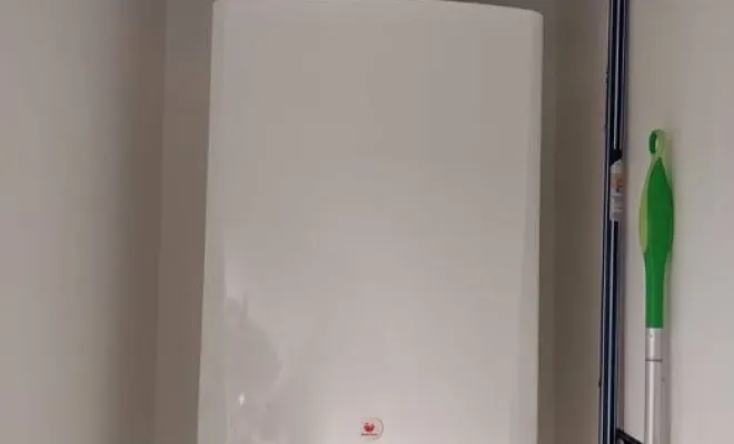 Pose d’une chaudière murale gaz VMC de la marque Saunier Duval, Versailles, I.S.T.F